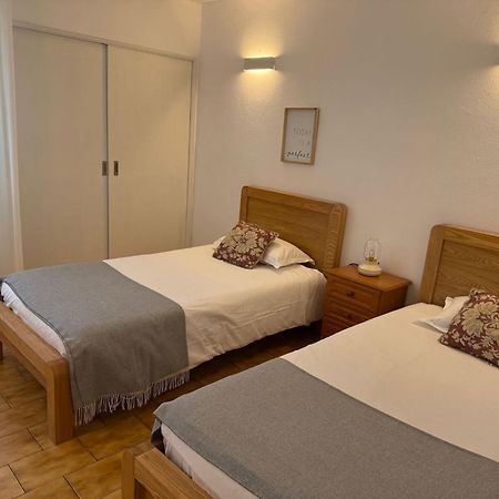 אלבופיירה Cozy Apartment Oura Beach מראה חיצוני תמונה