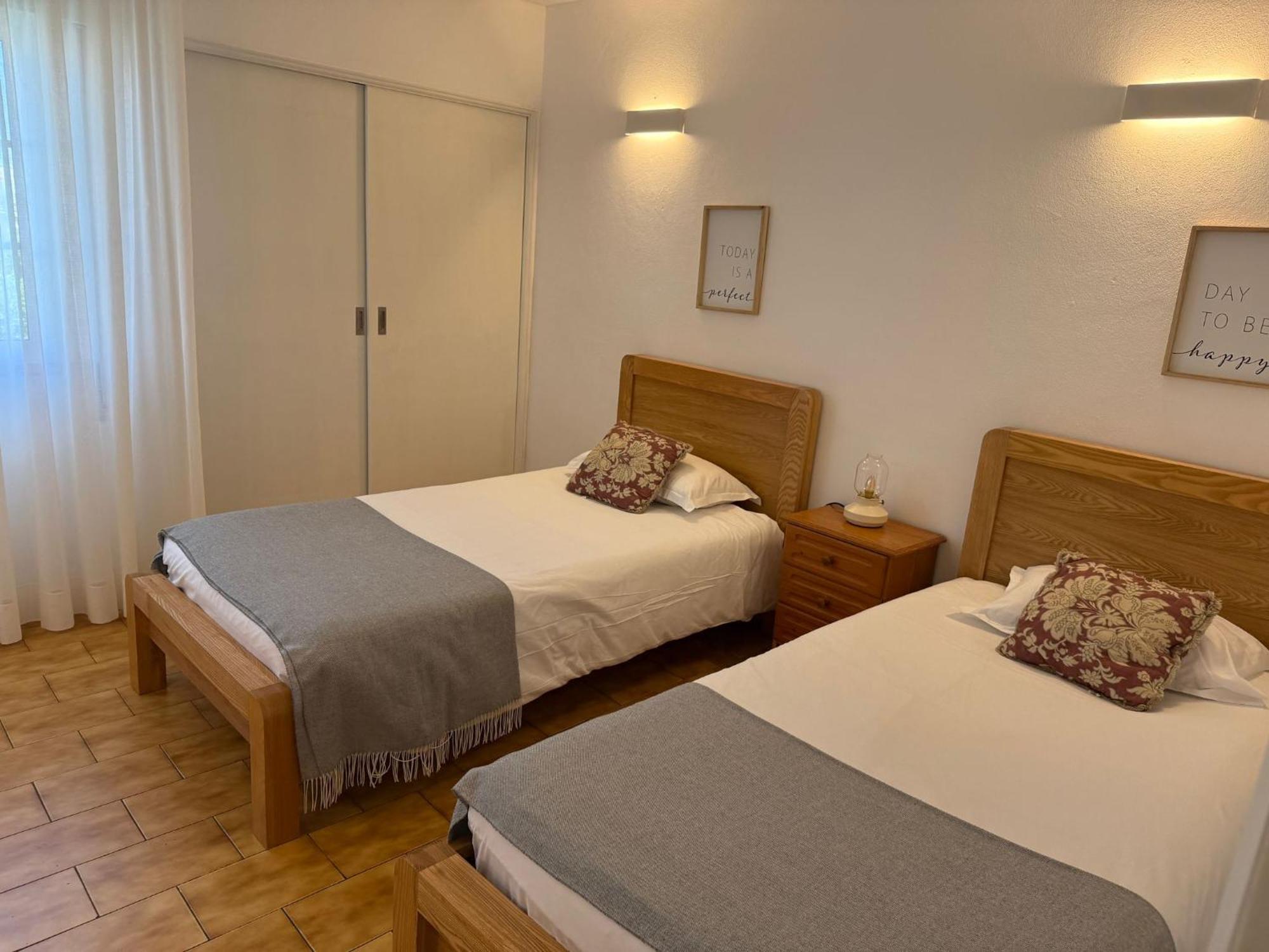 אלבופיירה Cozy Apartment Oura Beach מראה חיצוני תמונה
