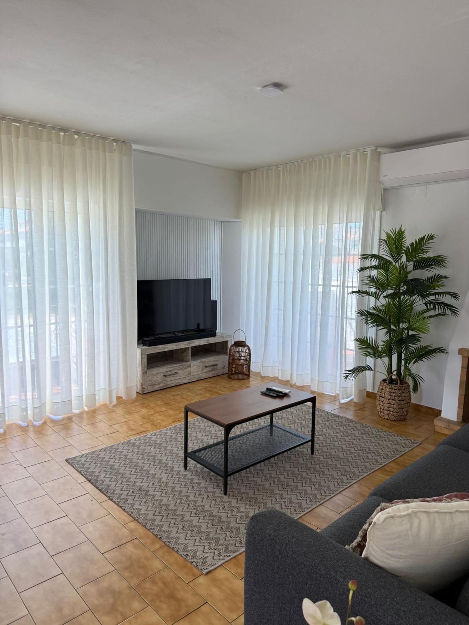 אלבופיירה Cozy Apartment Oura Beach מראה חיצוני תמונה