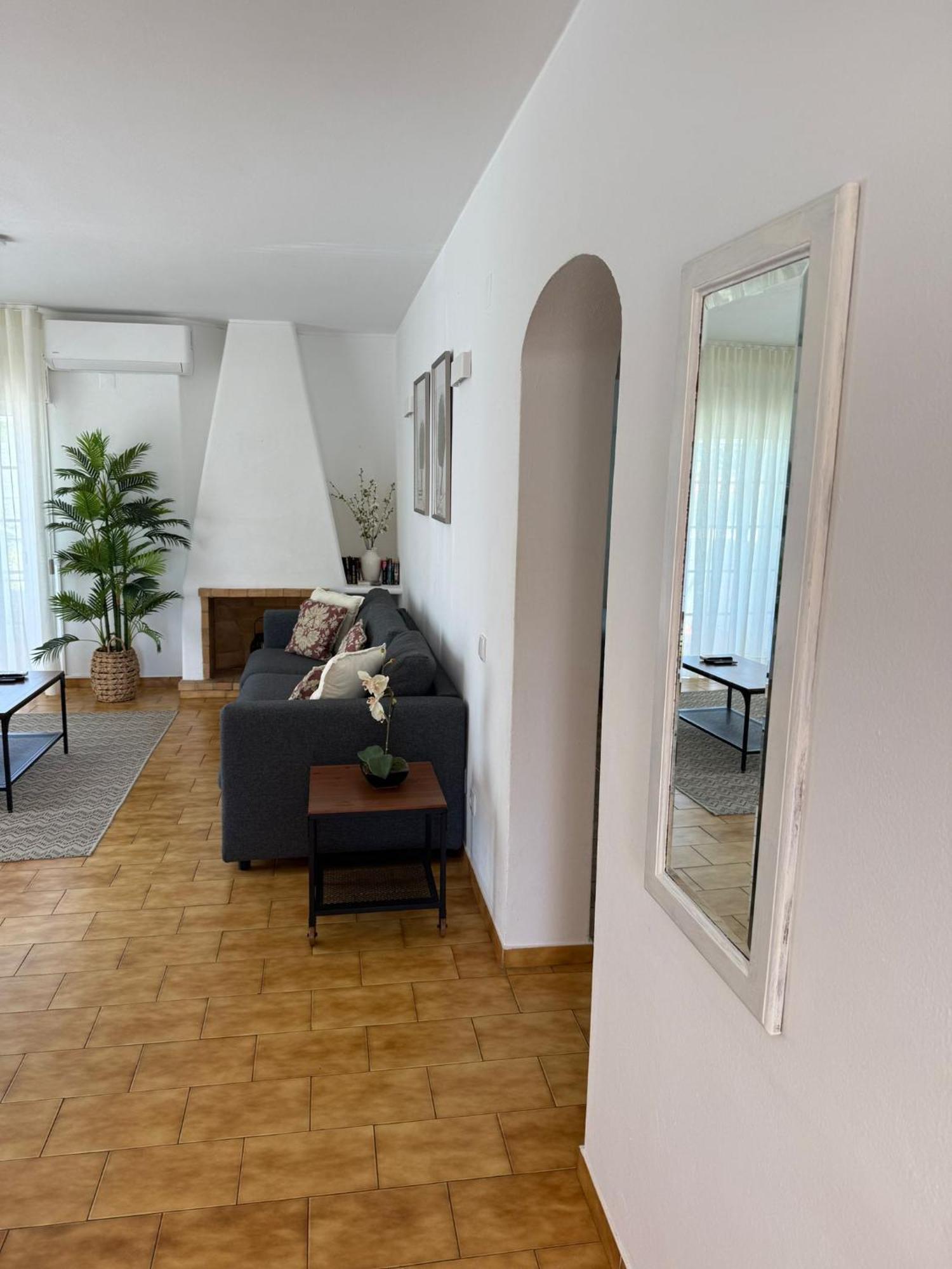 אלבופיירה Cozy Apartment Oura Beach מראה חיצוני תמונה
