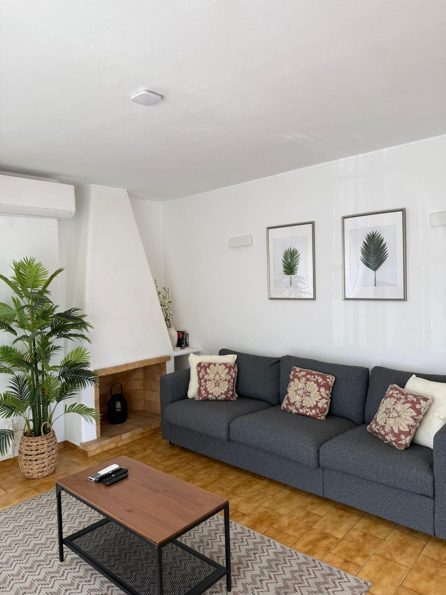 אלבופיירה Cozy Apartment Oura Beach מראה חיצוני תמונה